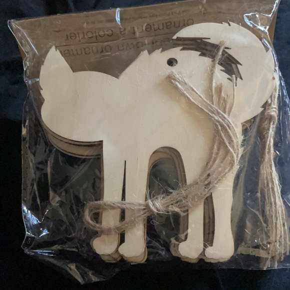 Scaredy cat ornaments - Picture 3 of 3